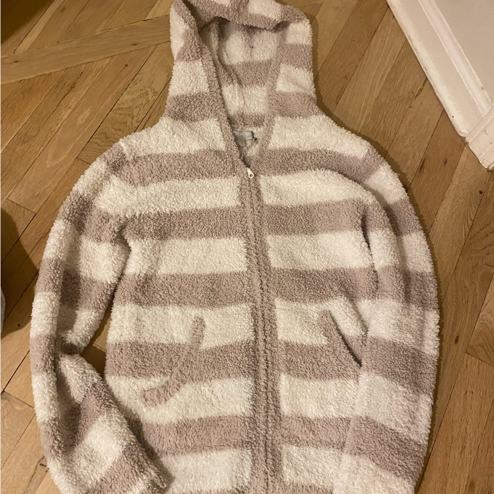 Women’s zip up!